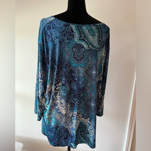 Southern Lady - Long Sleeve paisley Blouse - Picture 2 of 7